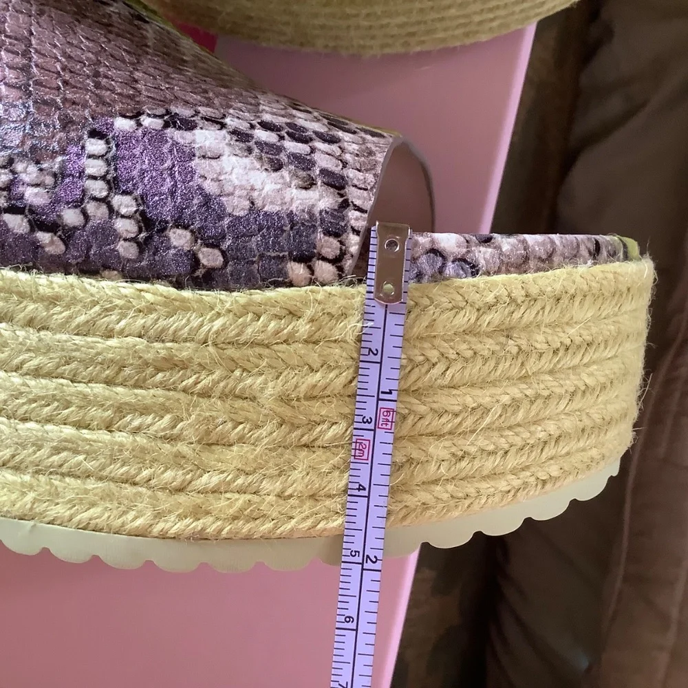 Kate Spade Zia Platform Croc Embossed Leather Slide Sandals Lemon SZ 9